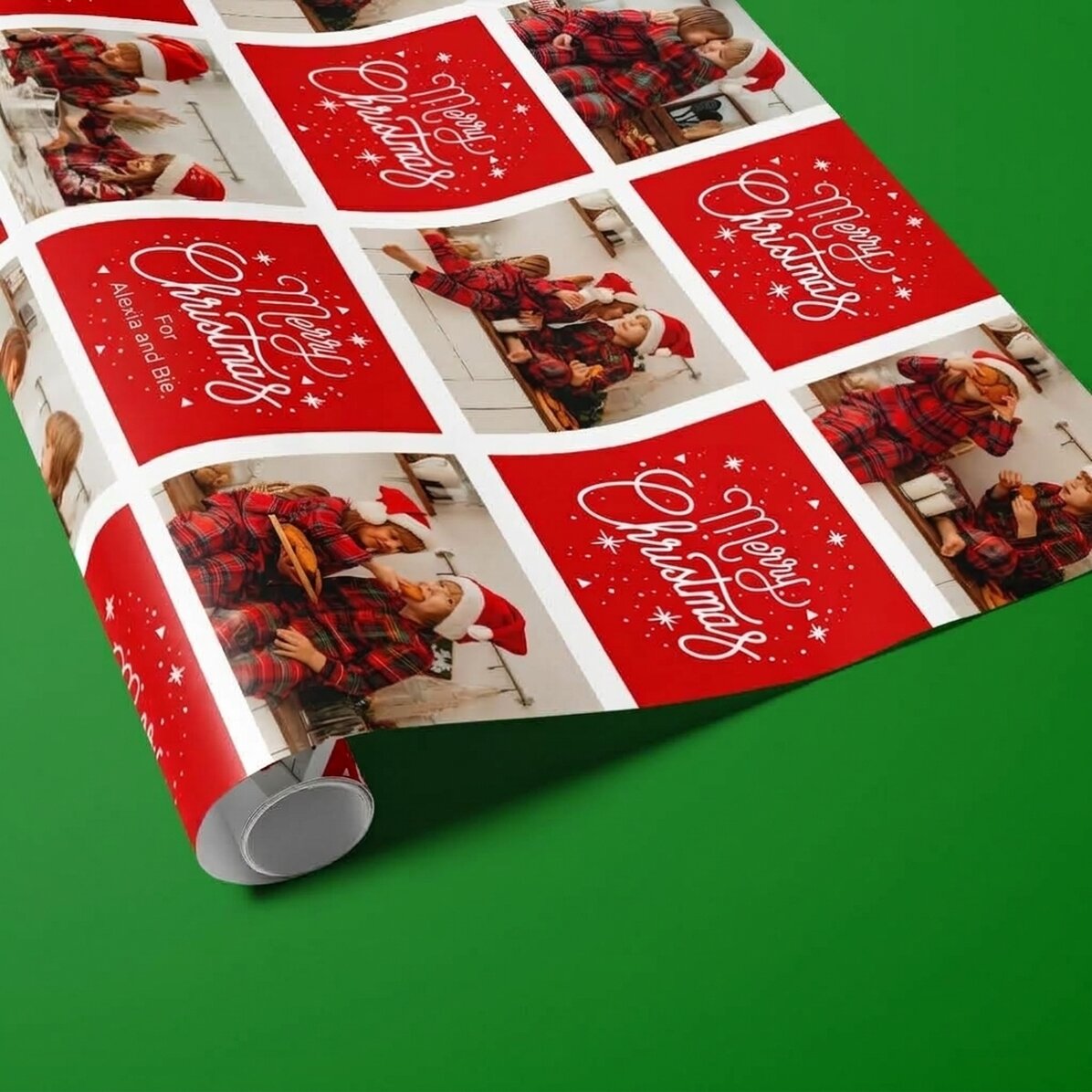 Papel de regalo personalizado con 12 fotos y texto: Cuadraditos y mensajes navideños