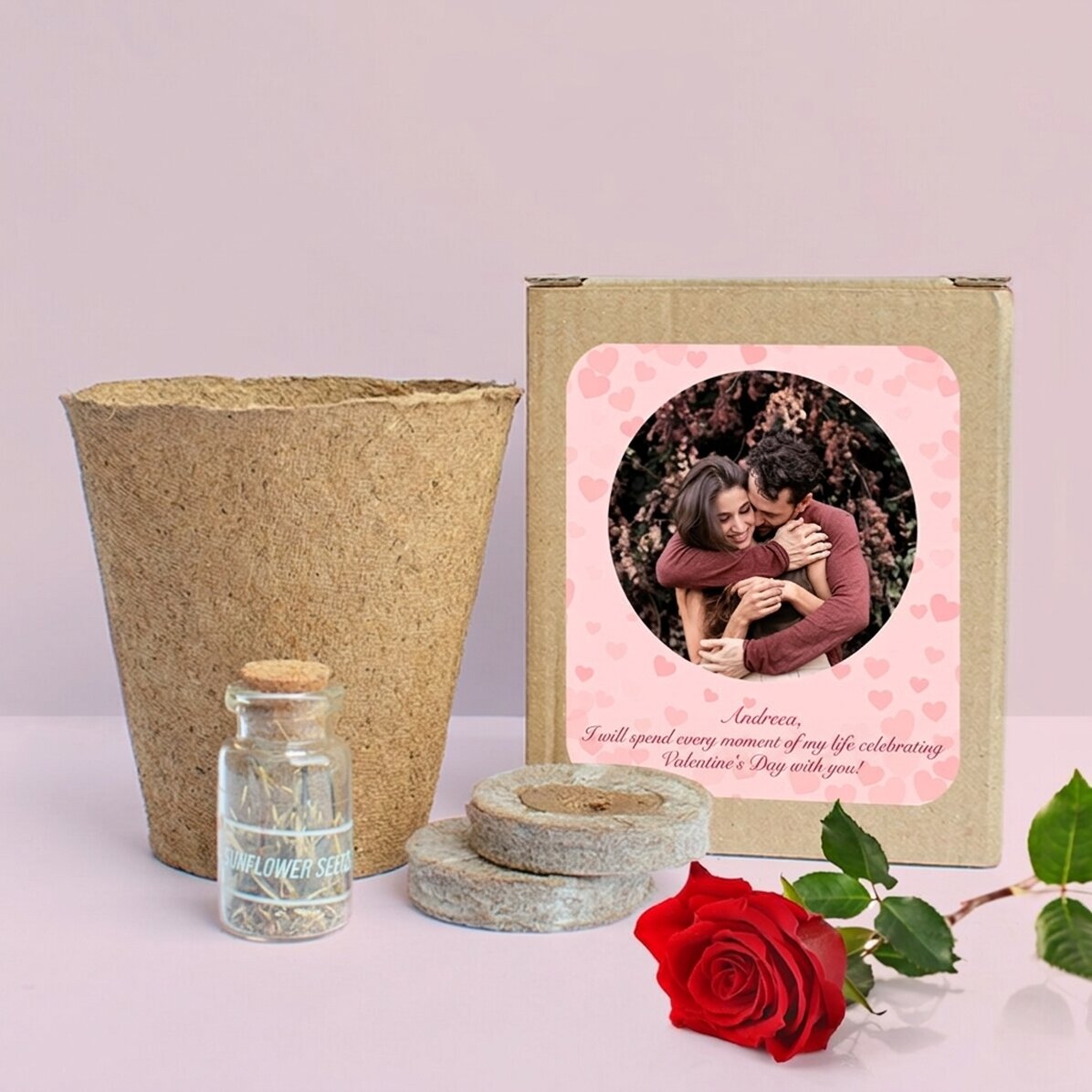 Kit para plantar flores de primavera en una cajita personalizada con una foto y un mensaje - Corazon