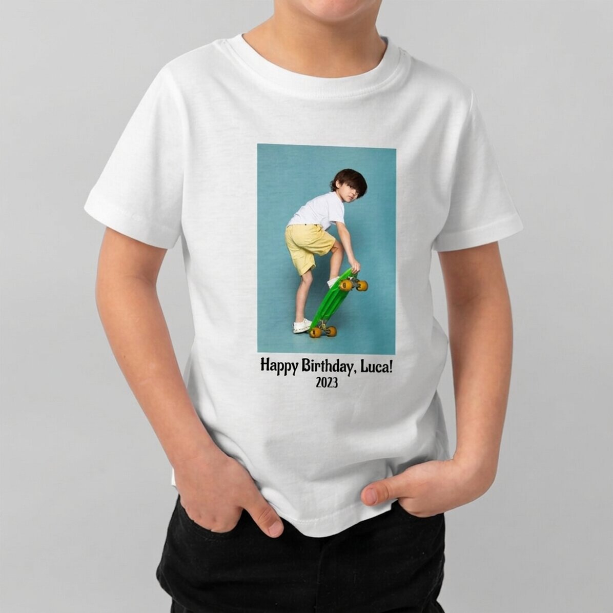 Camiseta de algodón para niños personalizada con una foto de retrato y un texto