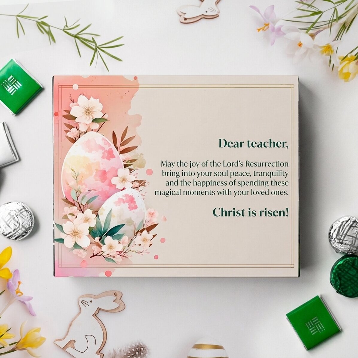 Caja de bombones personalizada con un mensaje para la profesora: ¡Feliz Pascua!