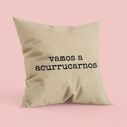Almohada personalizada con texto: «Let's cuddle In»