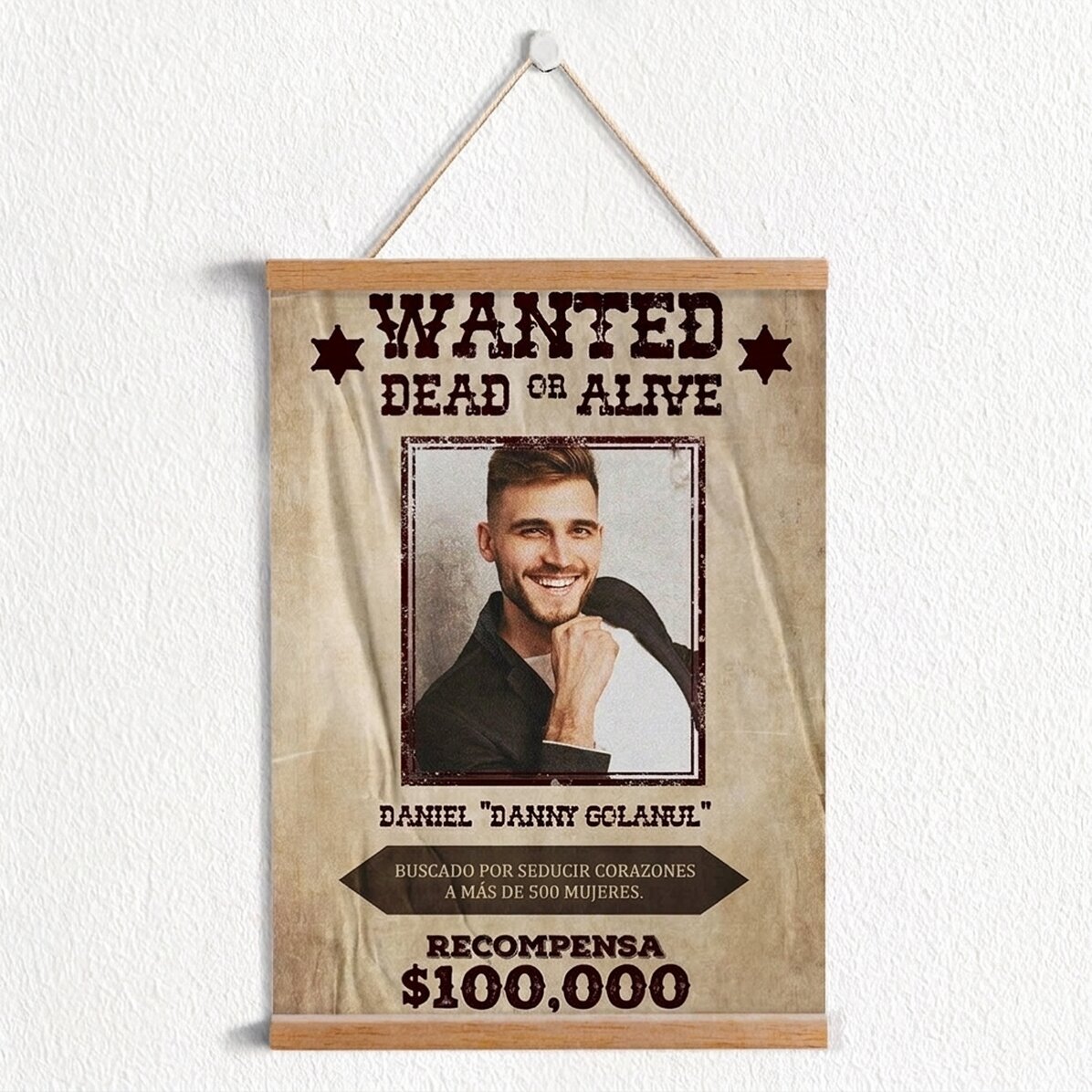 Póster con colgador personalizado con texto y foto - Wanted