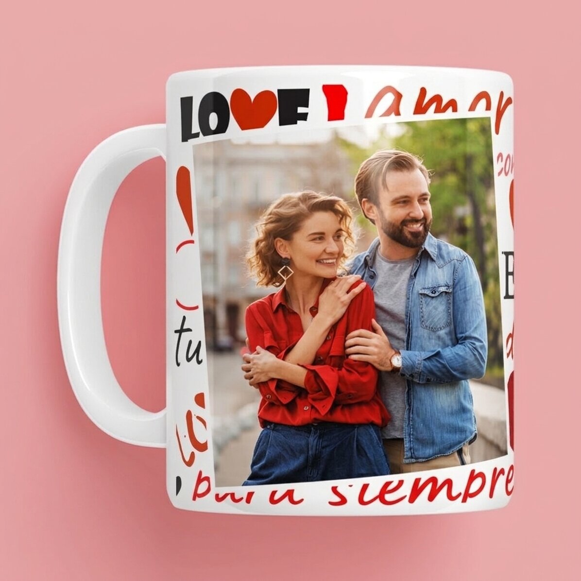 Taza personalizada con la palabra «Love» y una foto