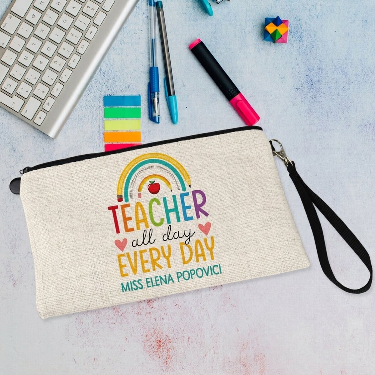 Kit para profesores personalizado con el texto «Teacher all day»