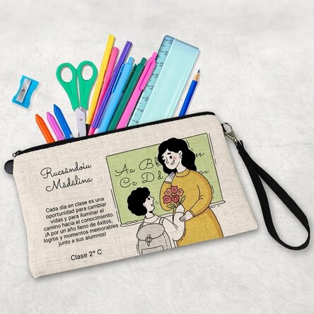 Estuche escolar personalizado con texto: «La profesora»