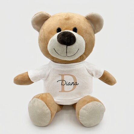Además, un osito personalizado con nombre e inicial
