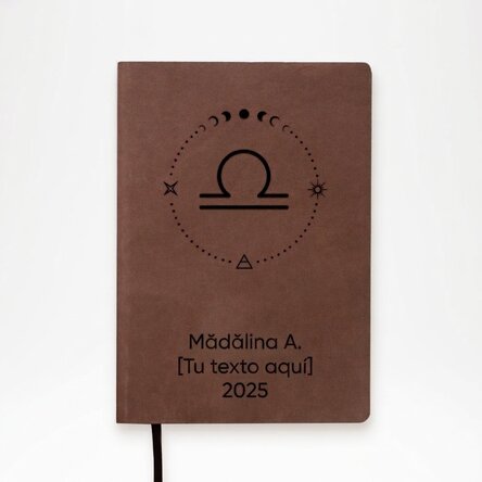 Agenda de piel personalizada con texto y el signo del zodiaco de Libra