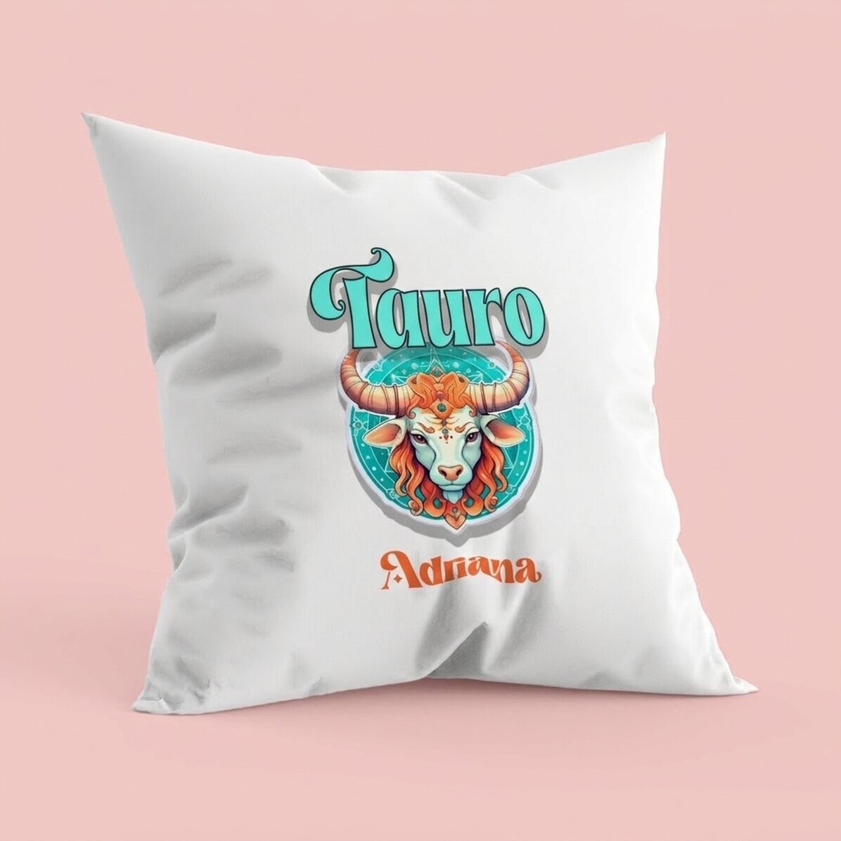 Cojín personalizado con nombre y signo del zodiaco: Tauro