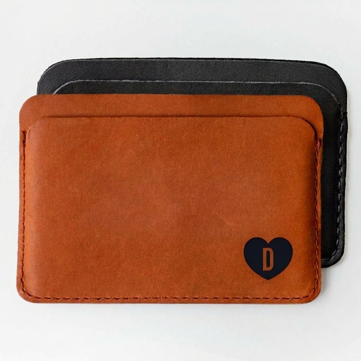 Cartera de piel personalizada con una inicial - Corazón