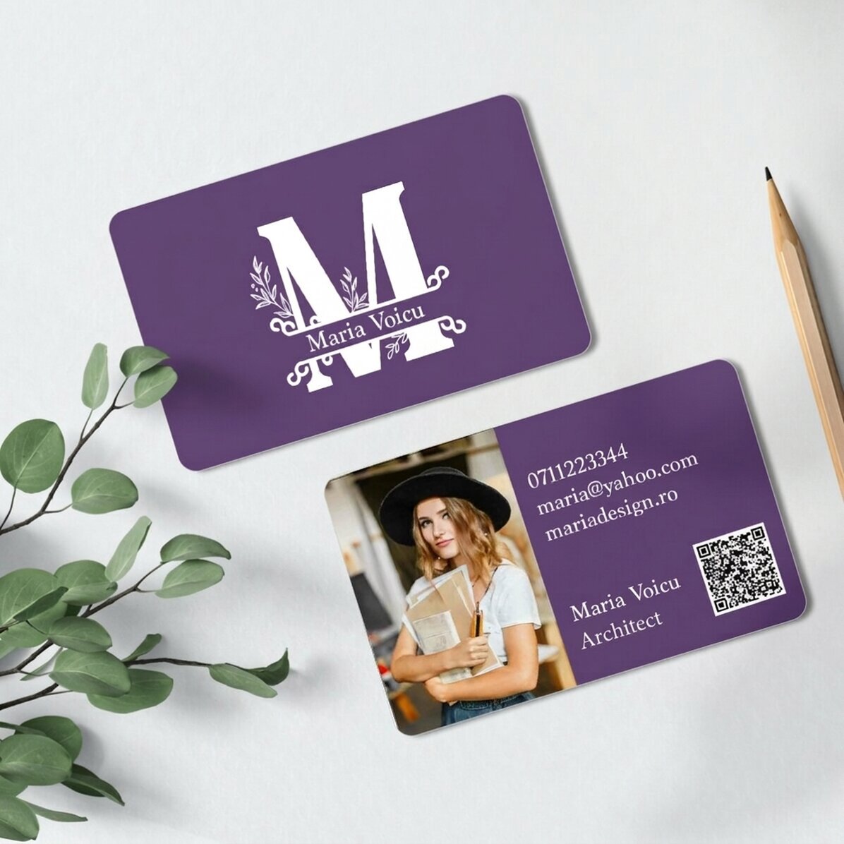 Tarjeta de visita de aluminio personalizada a doble cara con foto, mensaje y código QR - Monograma