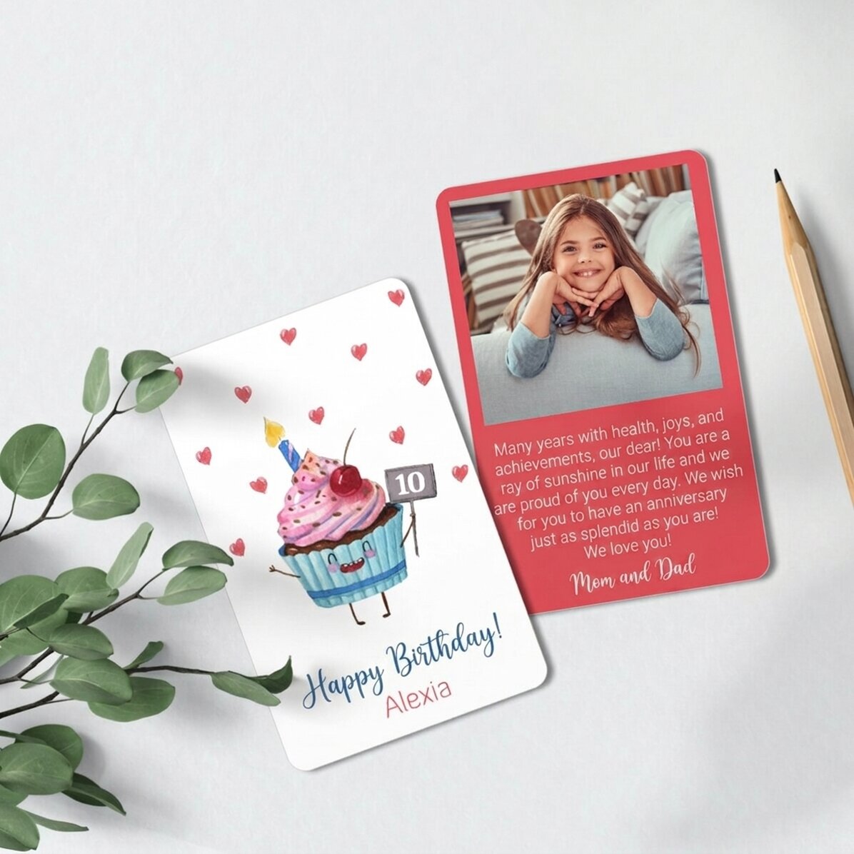 Tarjeta de aluminio personalizada por ambas caras con un mensaje y una foto - Cupcake
