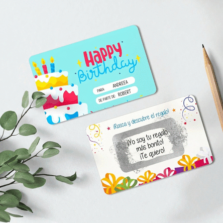 Tarjeta de aluminio rascable personalizada por ambas caras con mensaje: «Feliz cumpleaños»