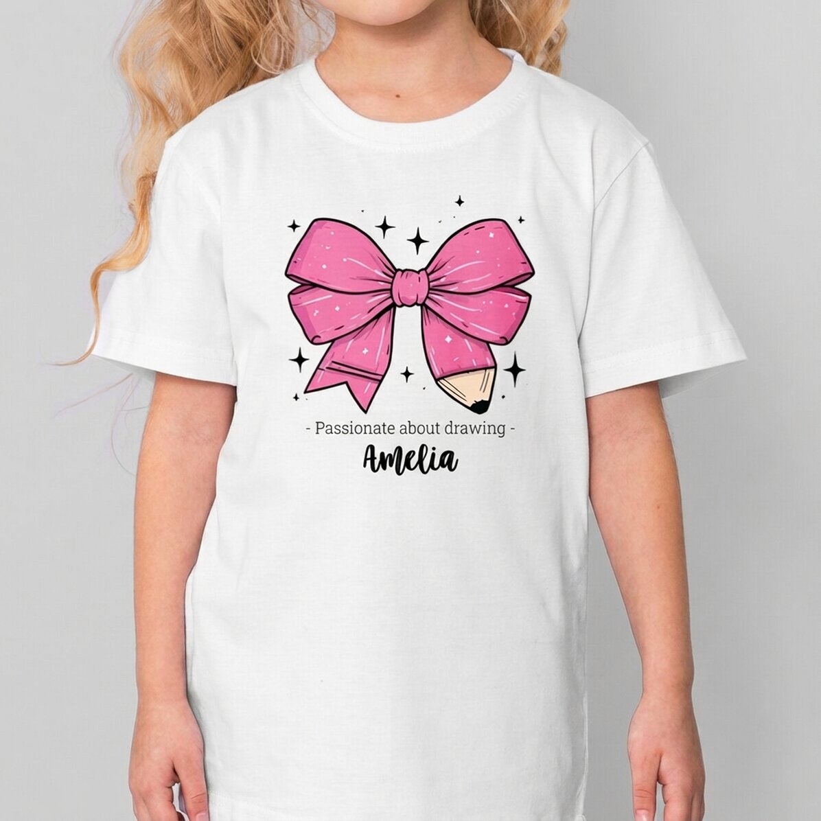 Camiseta de algodón para niños personalizada para el colegio con texto y nombre - Fundita Creativa