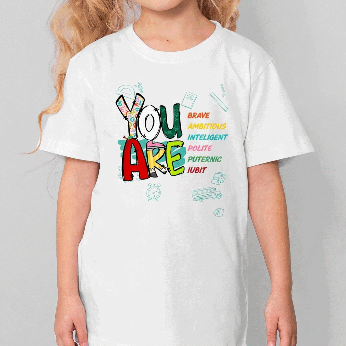 Camiseta de algodón para niños personalizada para el colegio con un mensaje de ánimo: «Tú eres...»
