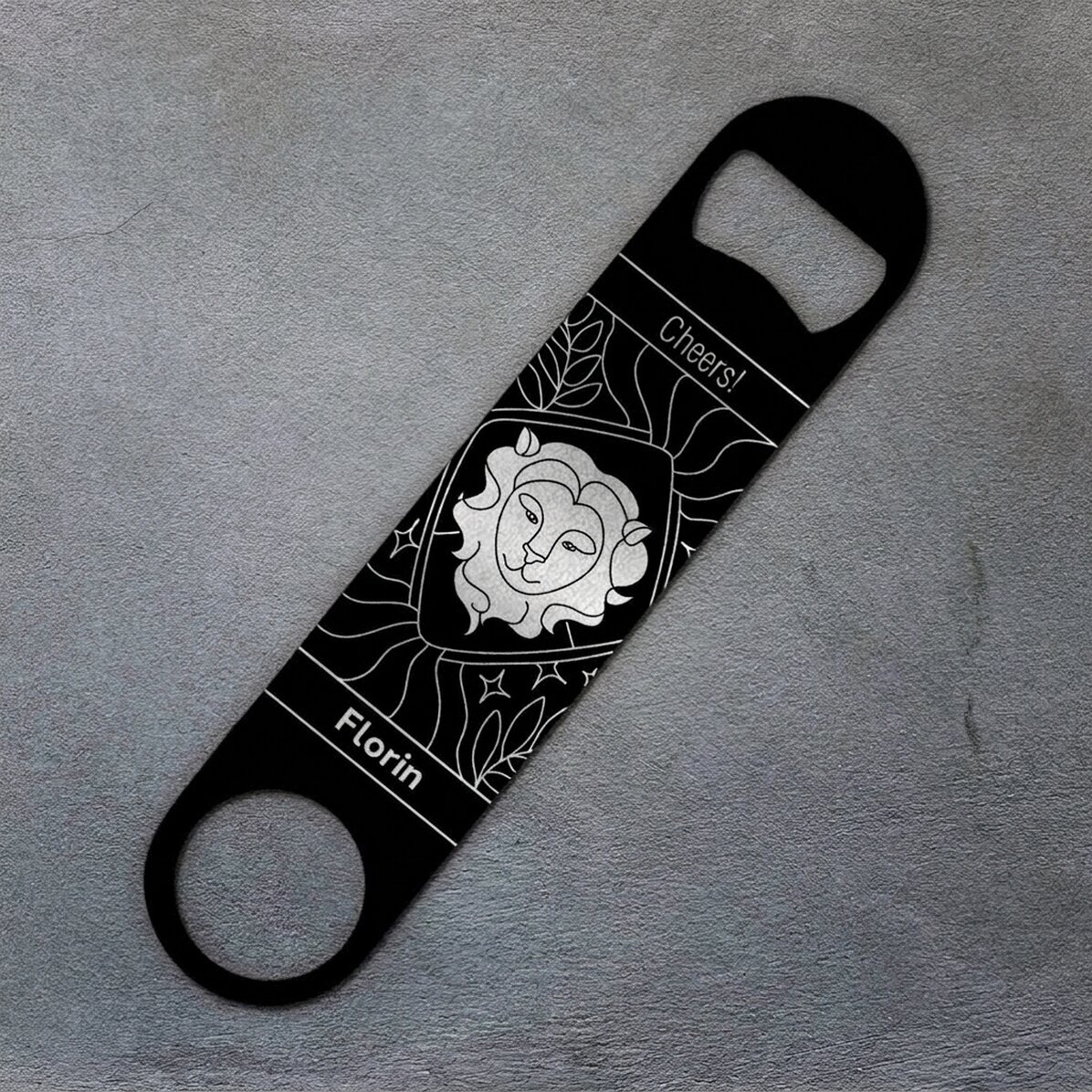 Abrebotellas personalizado con texto: Signo del Leo