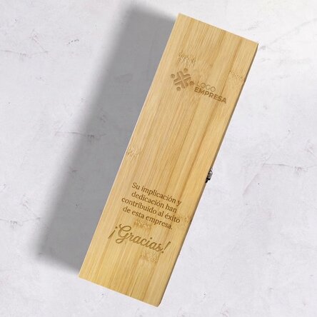 Caja de vino de bambú con accesorios, personalizada con logotipo y texto