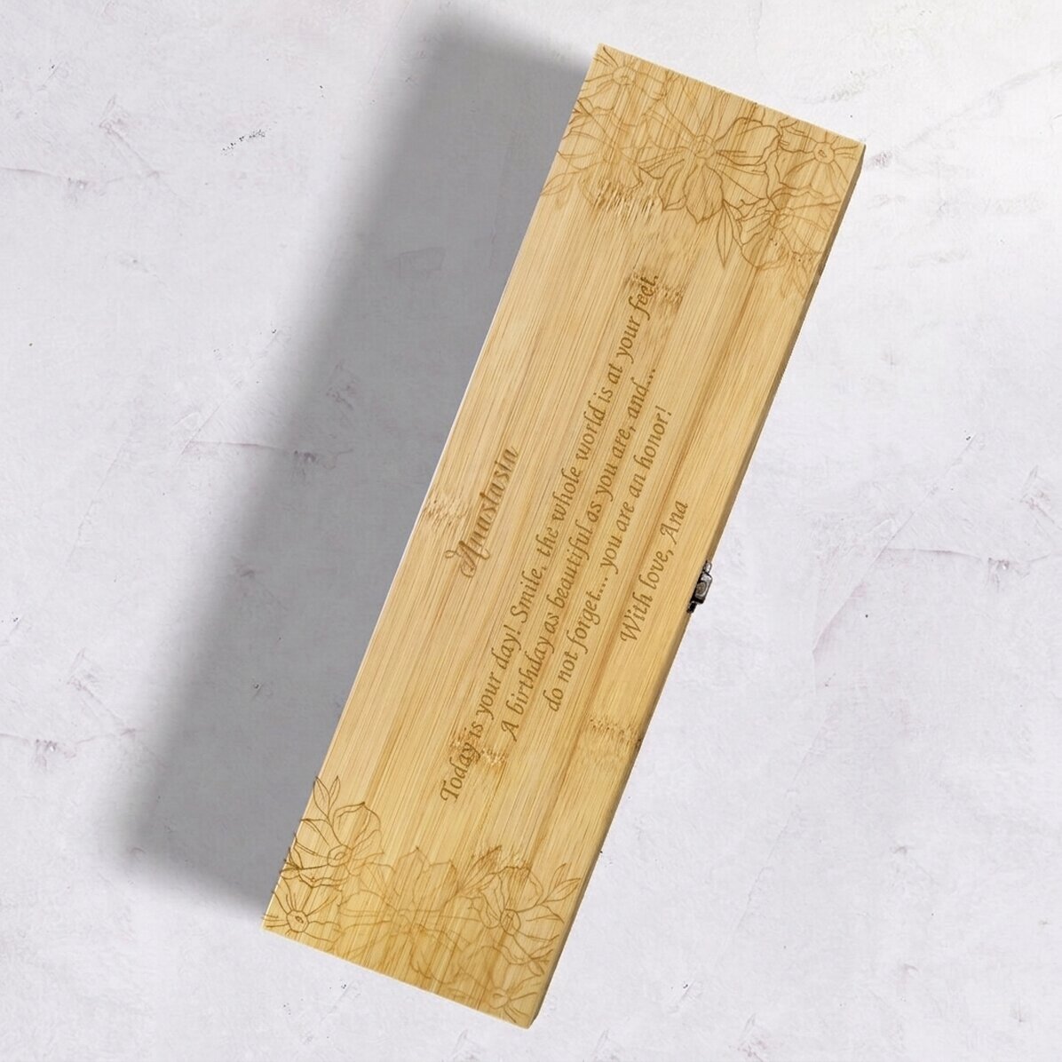 Caja de vino de bambú con accesorios, personalizada con un texto