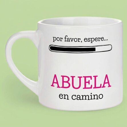 Taza de espresso personalizada con texto: «Abuela en ciernes»