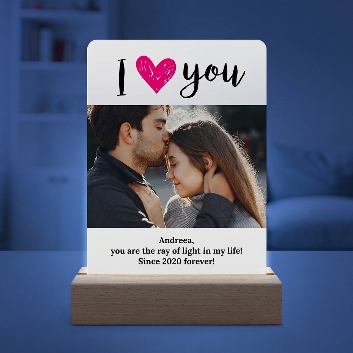 Lámpara LED de noche personalizada con una foto y un mensaje: «Te quiero»