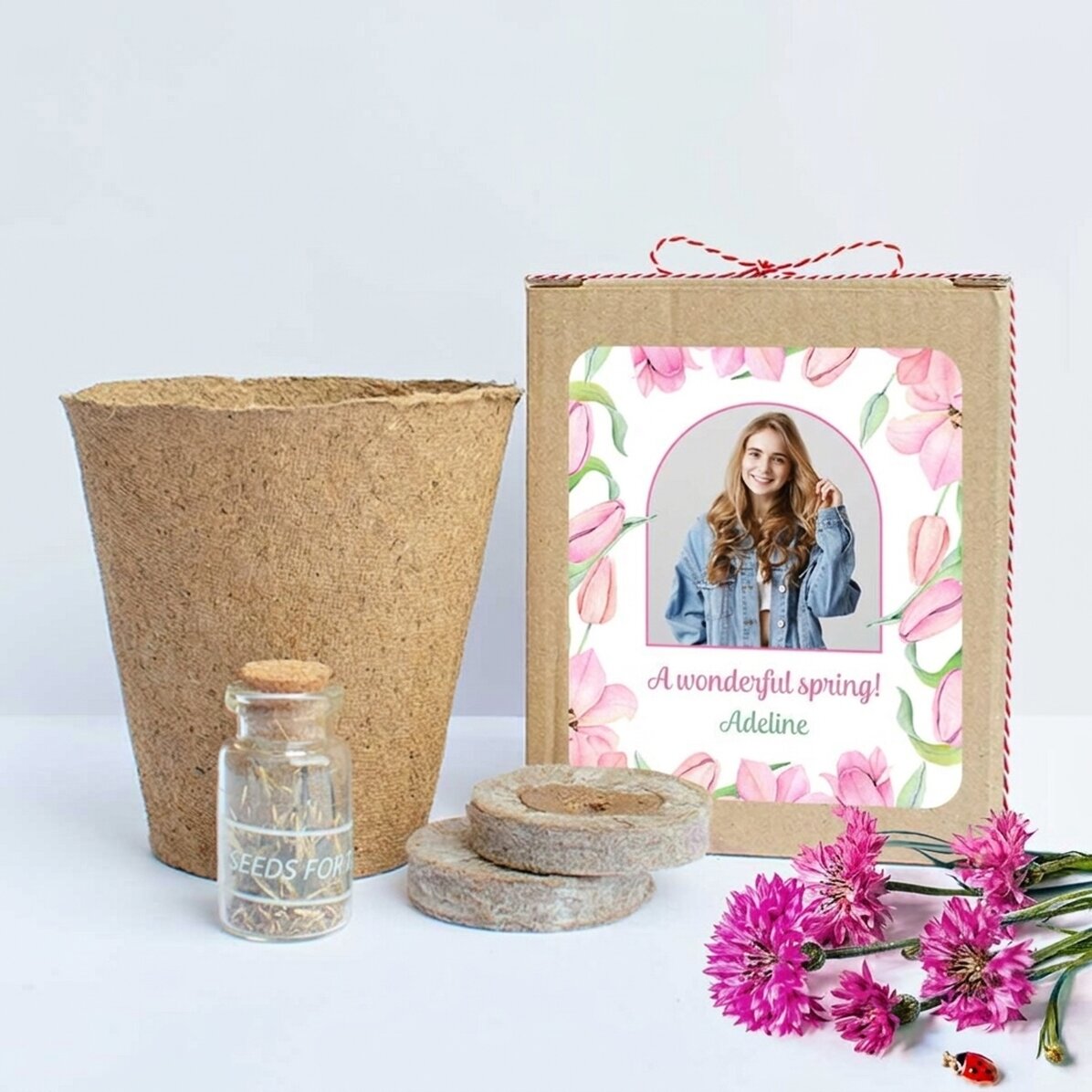 Kit para plantar flores de primavera en una cajita personalizada con una foto y un mensaje
