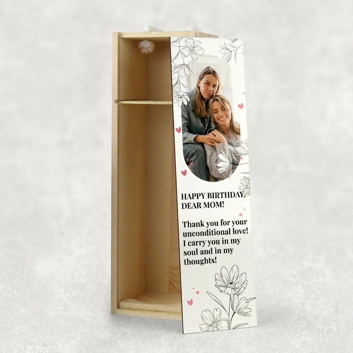 Caja de vino personalizada con una foto y un mensaje para ella