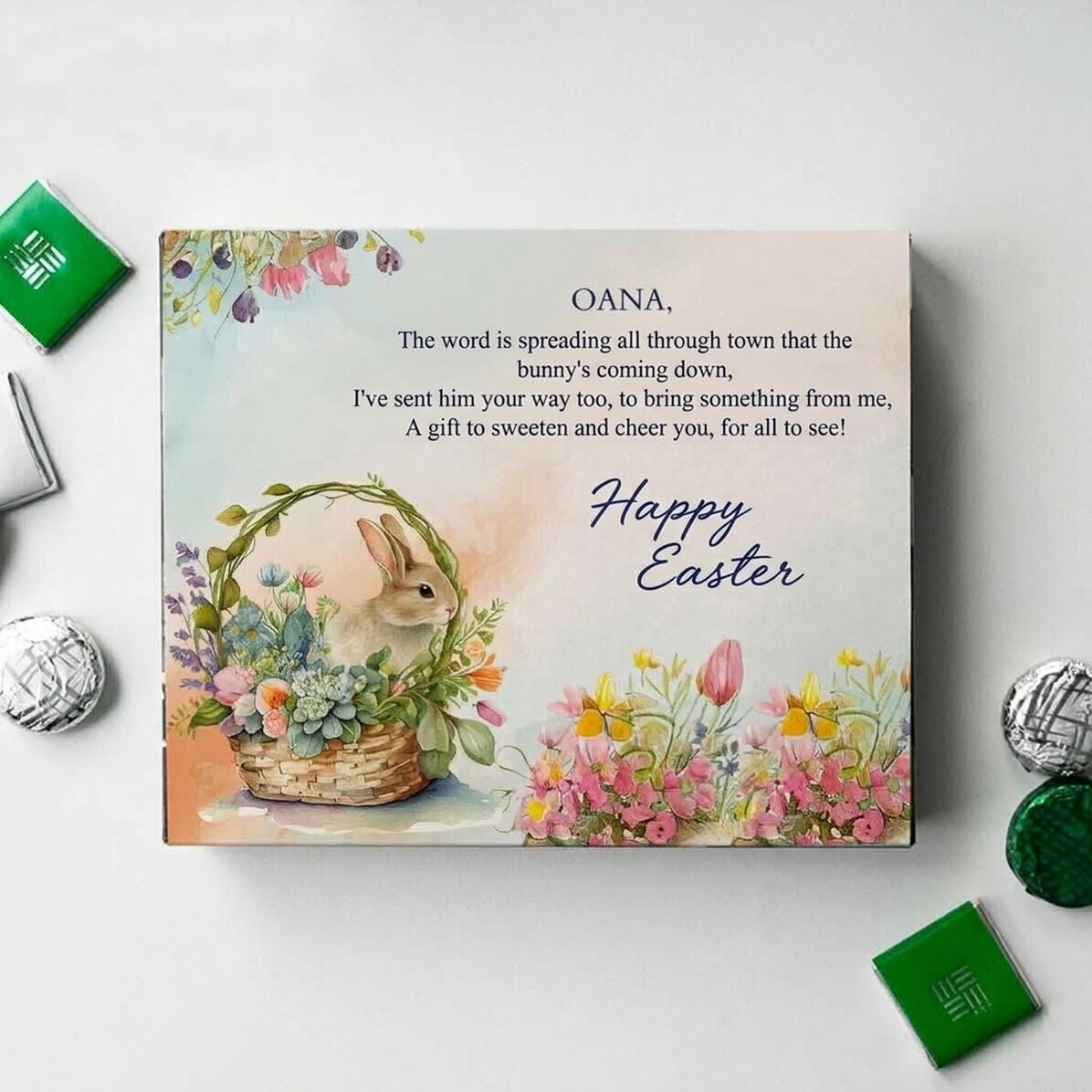 Caja de bombones personalizada con el mensaje: «¡Felices Pascuas!».