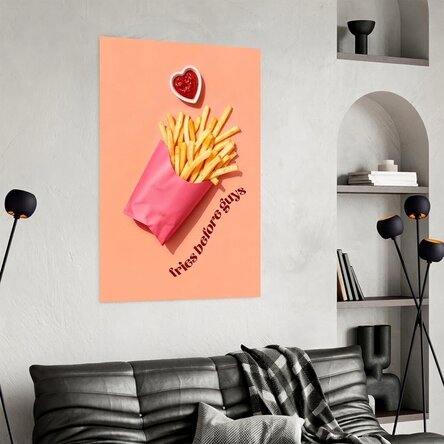 Cartel: «Las patatas fritas antes que los chicos»