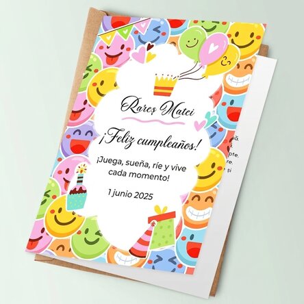 Tarjeta de felicitación personalizada con texto y emojis