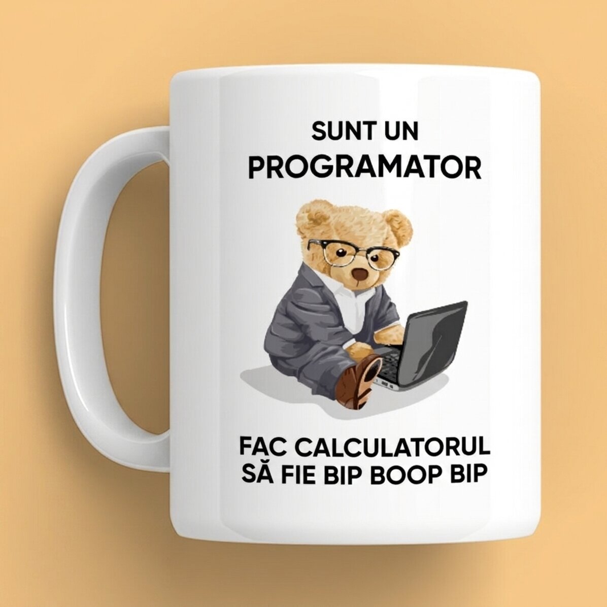Taza personalizada con el texto «I am a programmer»