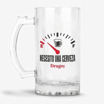 Jarra de cerveza personalizada con mensaje: «I need a Beer»