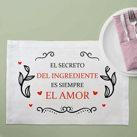Portaplatos personalizado con la inscripción «Love»