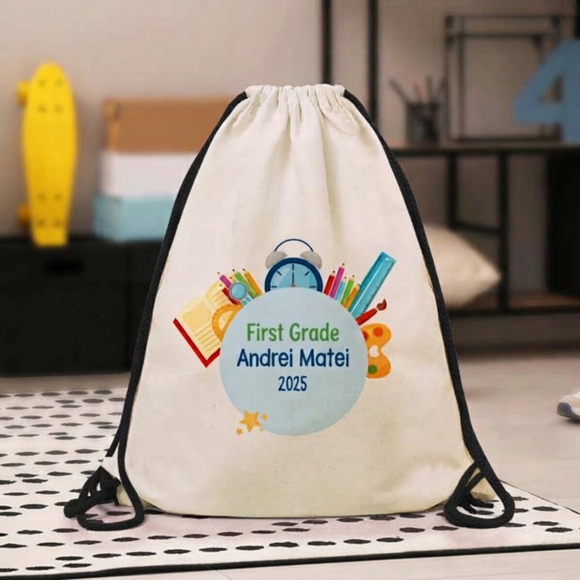 Mochila personalizada con texto: «El primer día de colegio»