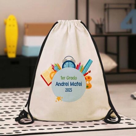 Mochila personalizada con texto: «El primer día de colegio»