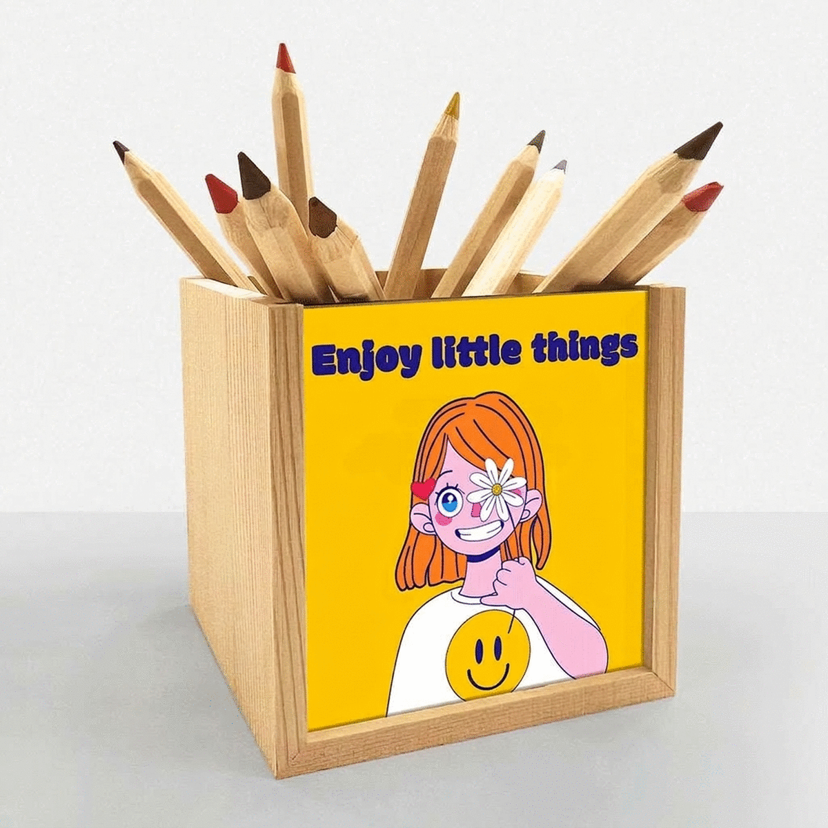 Portalápices personalizado con el texto «Happy»