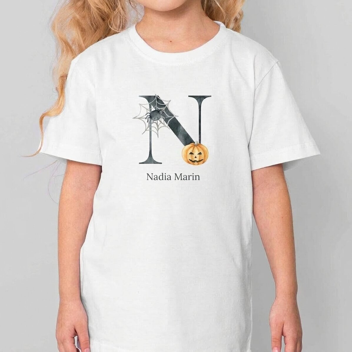 Camiseta de algodón para niños personalizada con nombre e inicial - Halloween