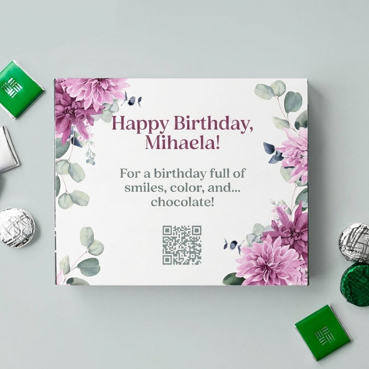 Caja de bombones personalizada con mensaje y código QR - Flores