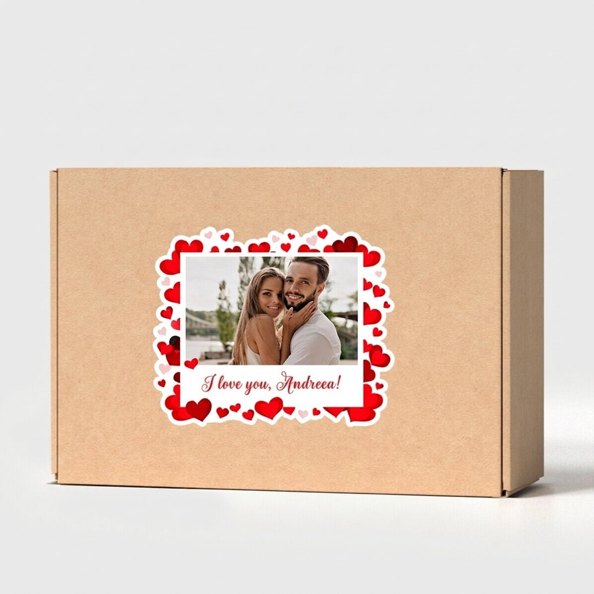 Caja de cartón artesanal personalizada con pegatina - Love