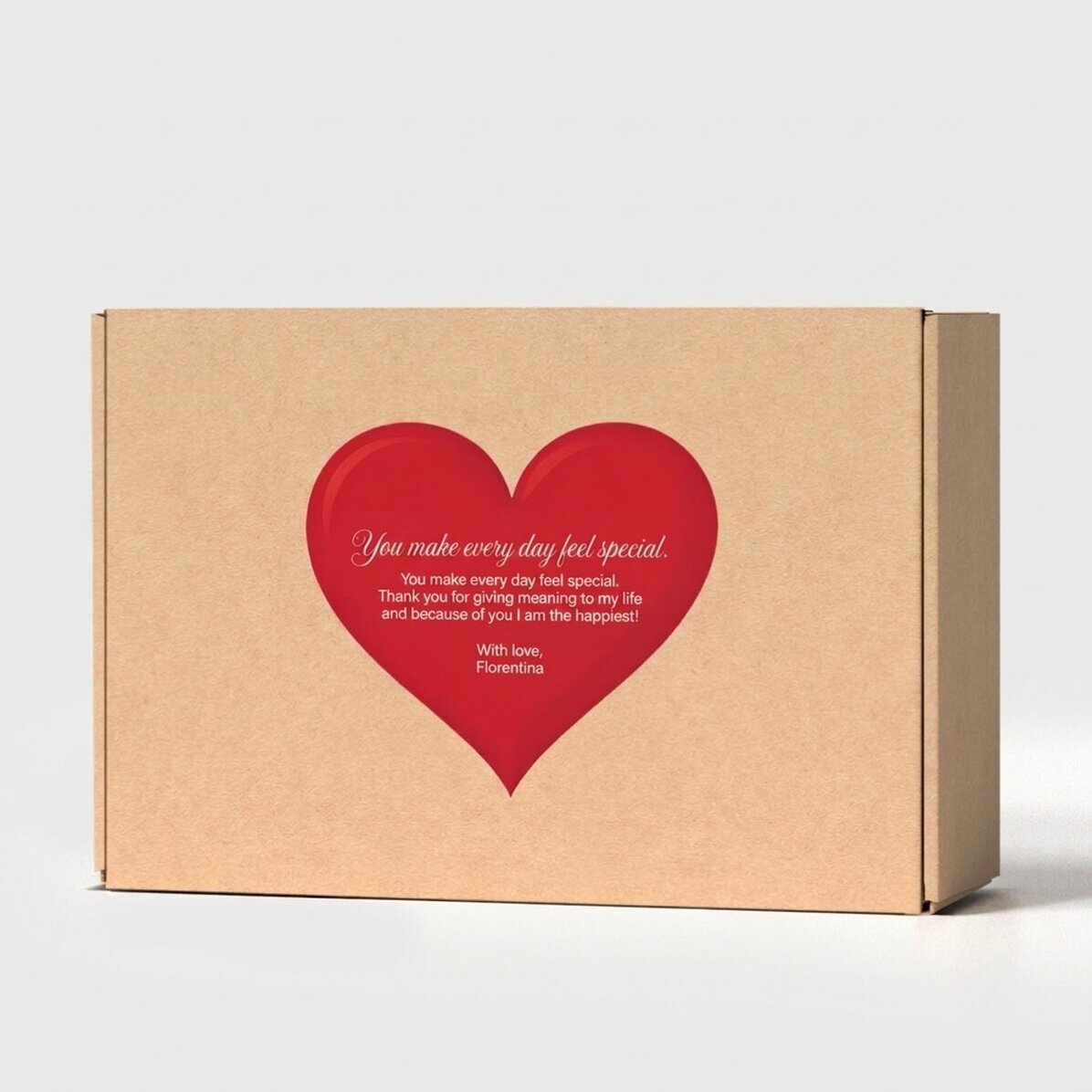 Caja de cartón artesanal personalizada con pegatina - Corazón