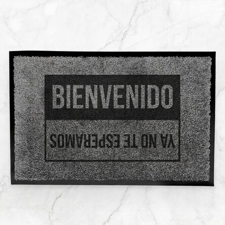 Alfombra de entrada para interior personalizada con texto: «Bienvenido, ya no te esperábamos»