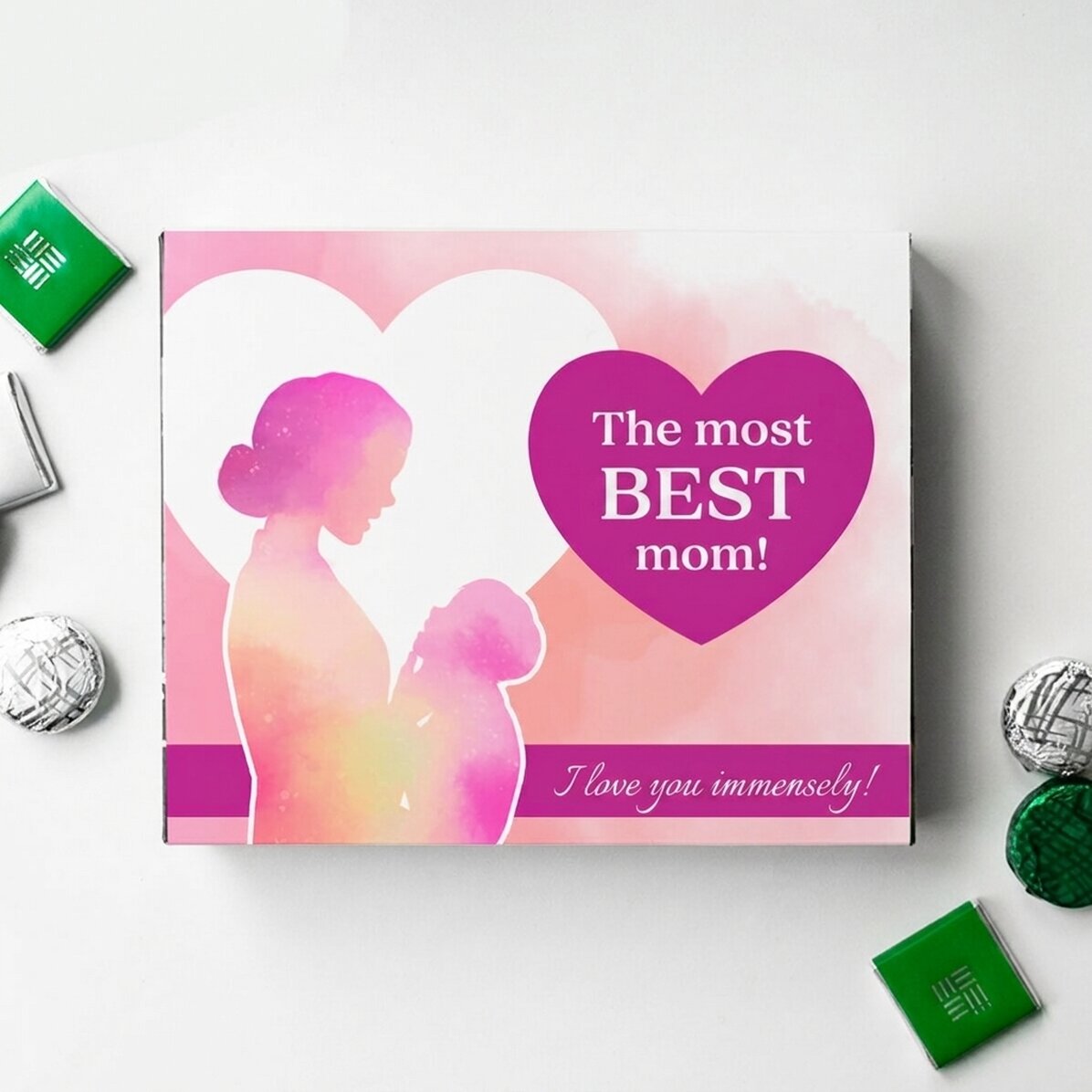 Caja de bombones personalizada con mensaje: «Mamá»