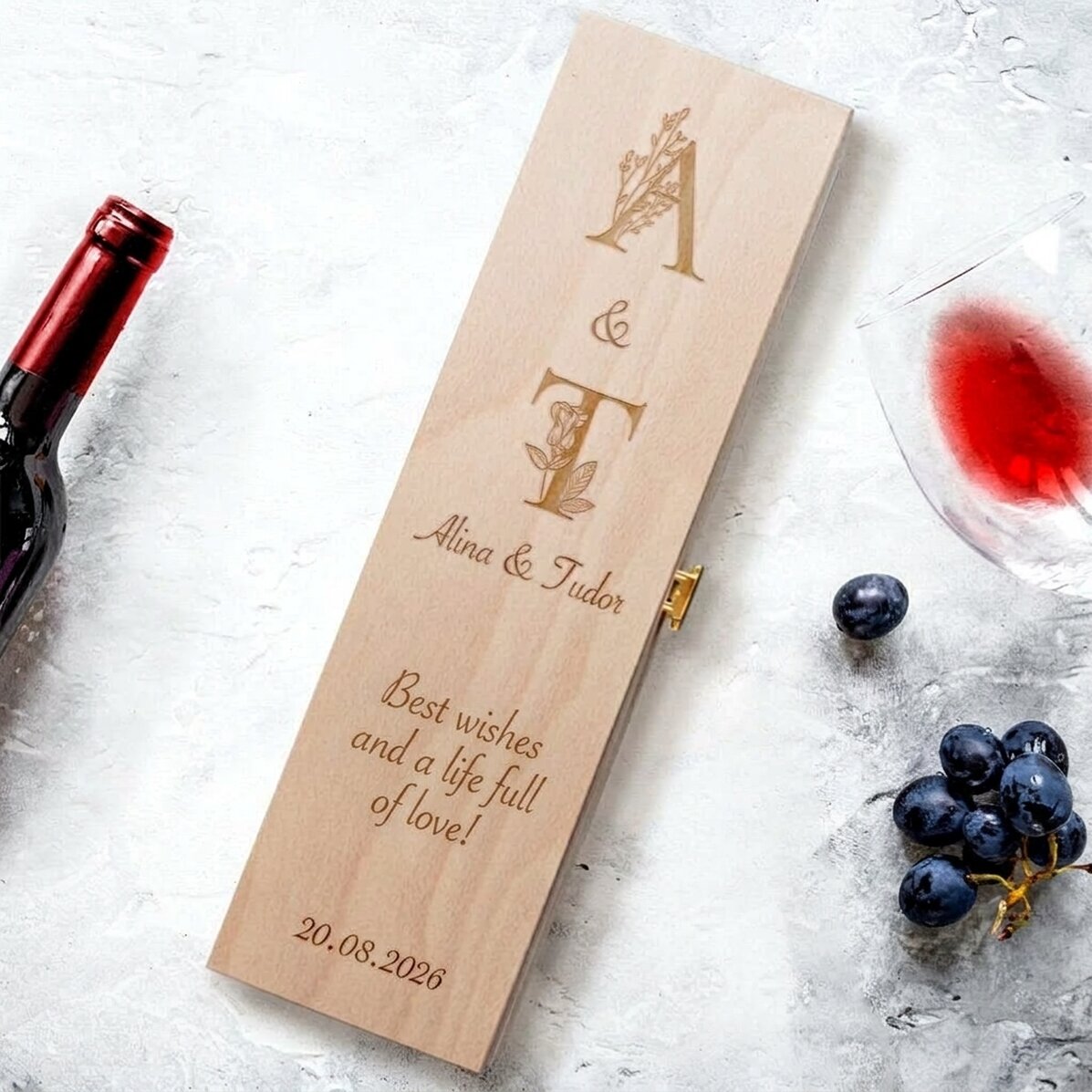 Caja de vino personalizada con texto e iniciales - Floral