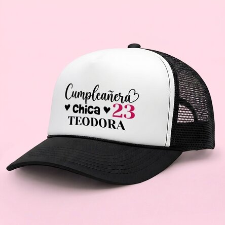 Gorra personalizada con texto: «Birthday girl»