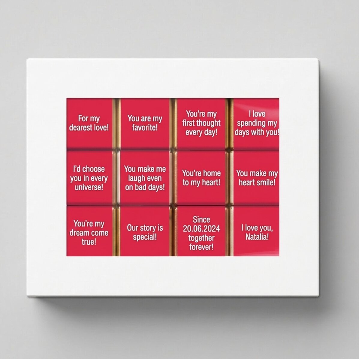 Caja de regalo con 12 minichocolates personalizados con mensajes