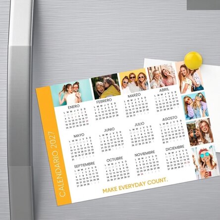Calendario magnético personalizado con 8 fotos y un mensaje