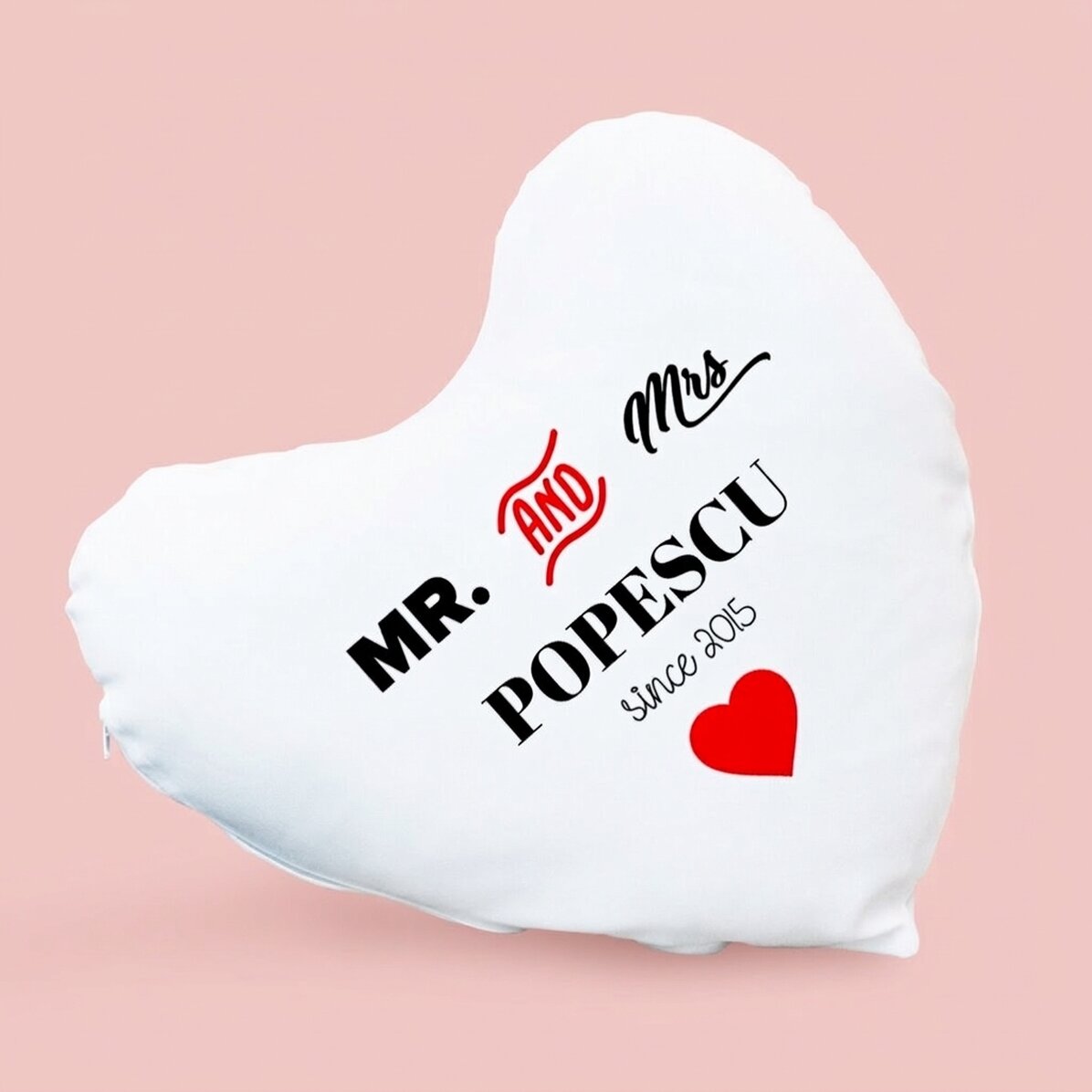Cojín personalizado con forma de corazón - Mr & Mrs