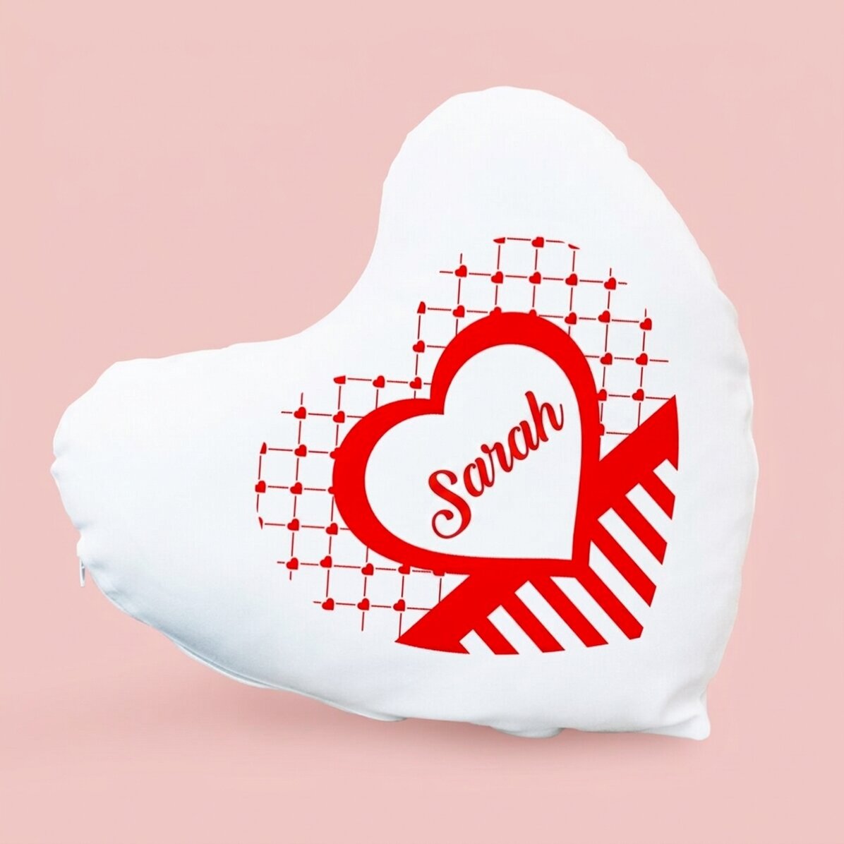 Cojín personalizado con forma de corazón y nombre de amor