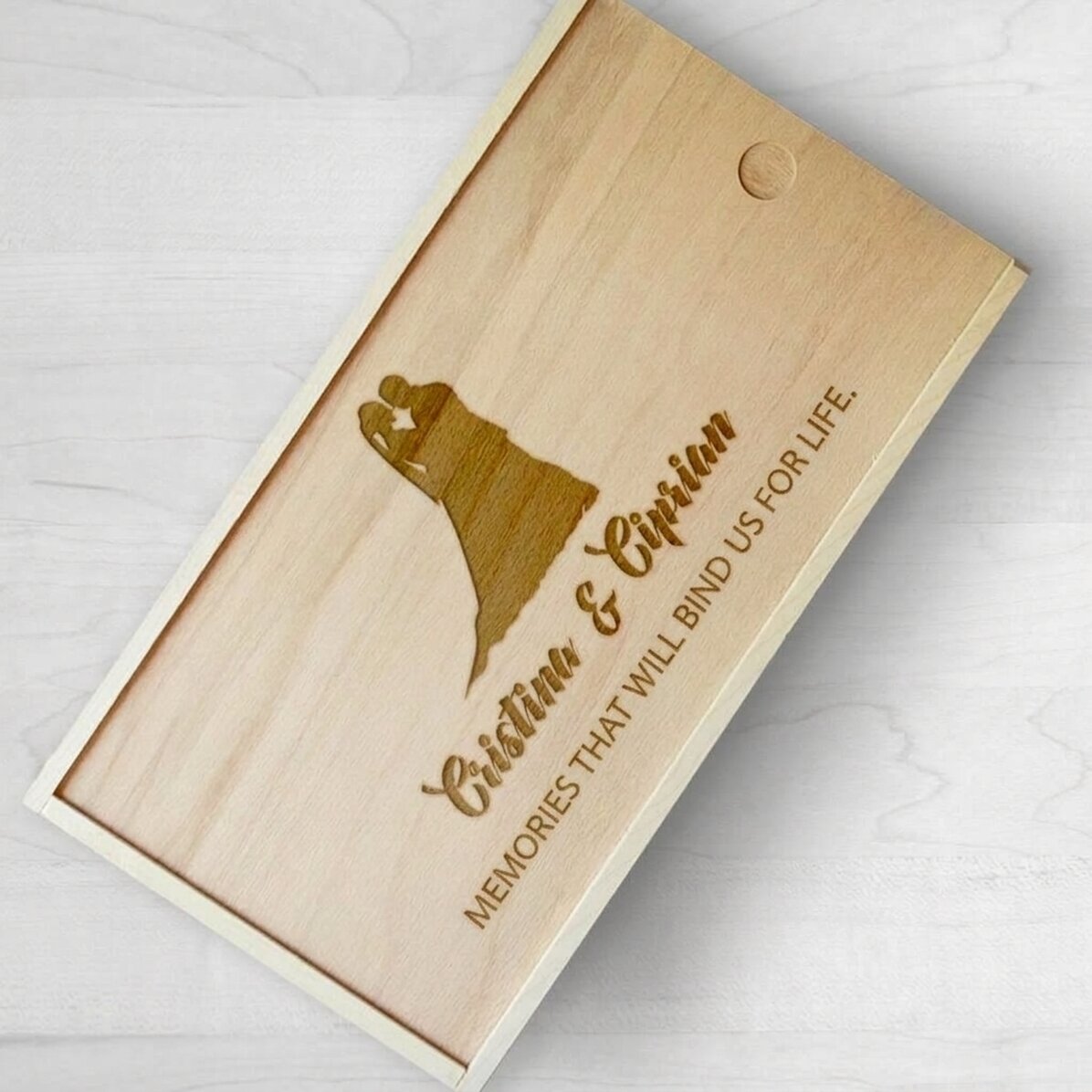 Caja de regalo personalizada de madera - Nuestros recuerdos