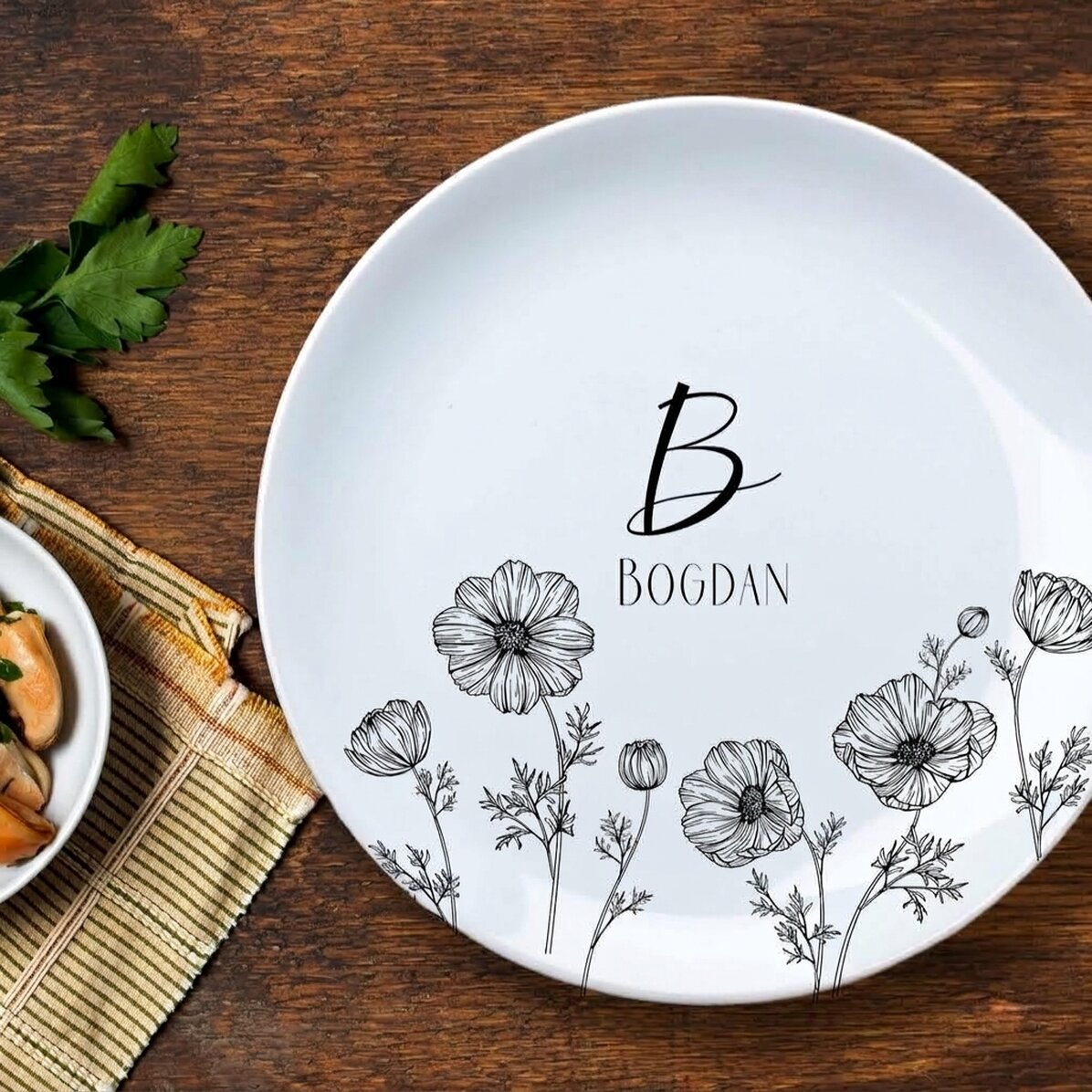 Plato personalizado con inicial y texto - Flowers