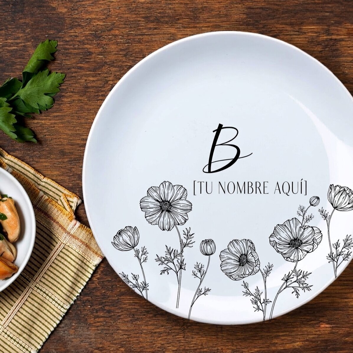 Plato personalizado con inicial y texto - Flowers