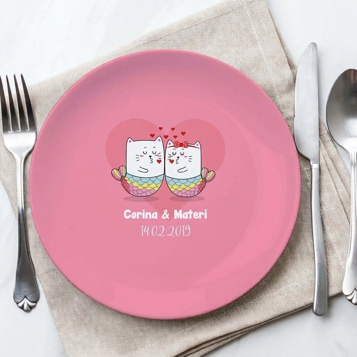 Plato personalizado con texto: «Love cats»